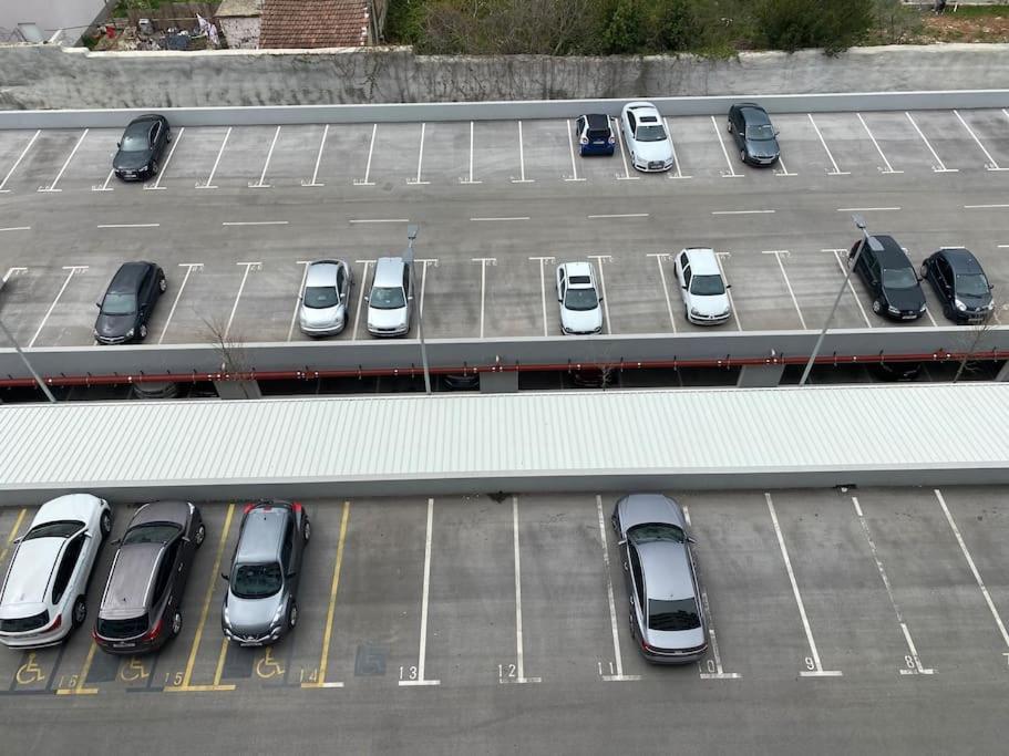 New Modern Apt Near Old Town - Private Parking Zadar Exterior photo